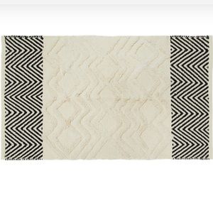 Summer & Rose Cream & Navy Decorative Rug